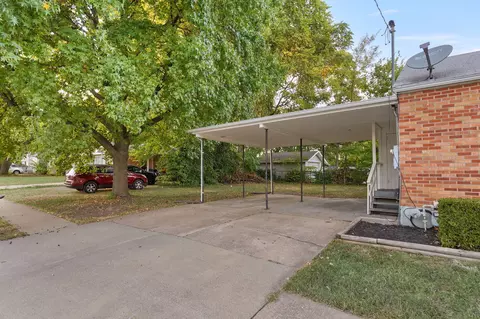 Exterior - 637 S Kickapoo Ave, Springfield, MO 65804 photo 7 of 7