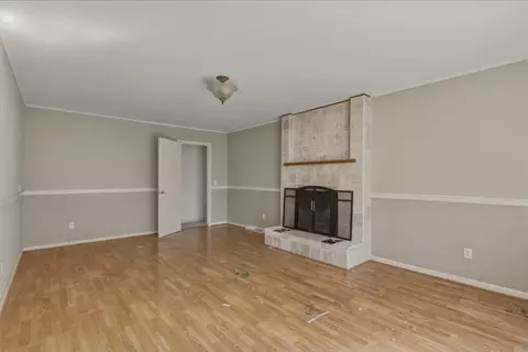 Living - 421 W County St, Monett, MO 65708 photo 1 of 1