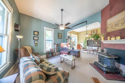 Living - 204 Arch St, Thayer, MO 65791 photo 2 of 4