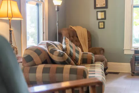 Living - 204 Arch St, Thayer, MO 65791 photo 4 of 4