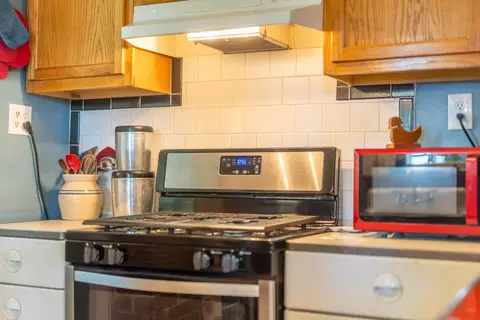 Kitchen - 204 Arch St, Thayer, MO 65791 photo 5 of 6