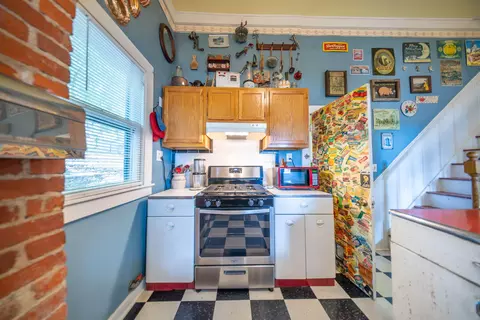 Kitchen - 204 Arch St, Thayer, MO 65791 photo 1 of 6