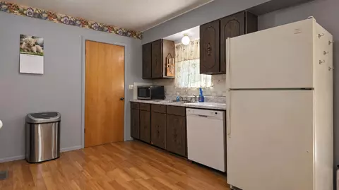 Kitchen - 8969 County Road 445, Winona, MO 65588 photo 1 of 2