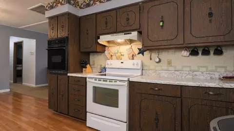 Kitchen - 8969 County Road 445, Winona, MO 65588 photo 2 of 2