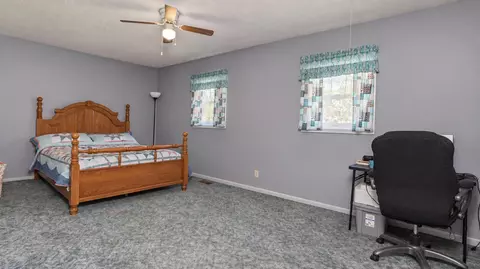 Bedroom - 8969 County Road 445, Winona, MO 65588 photo 4 of 8