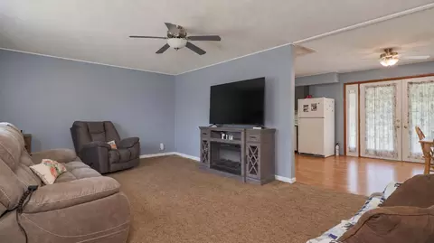 Living - 8969 County Road 445, Winona, MO 65588 photo 2 of 2