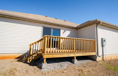 Exterior - 1002 Fenli Ave, Monett, MO 65708 photo 4 of 6