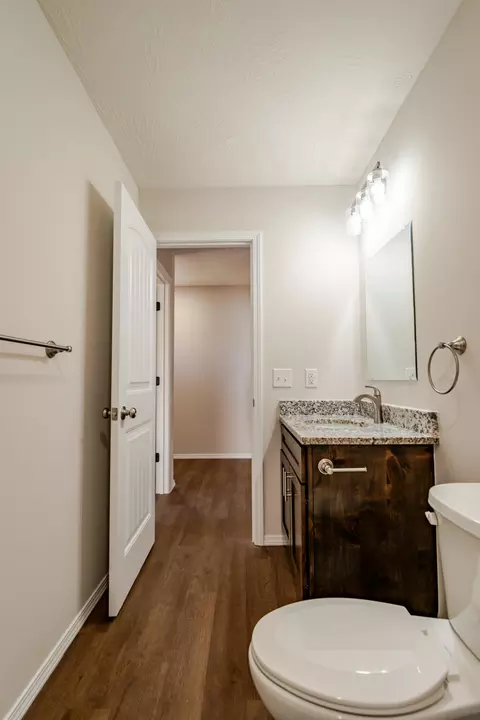Bath - 1002 Fenli Ave, Monett, MO 65708 photo 6 of 6