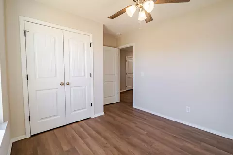 Bedroom - 1002 Fenli Ave, Monett, MO 65708 photo 5 of 7
