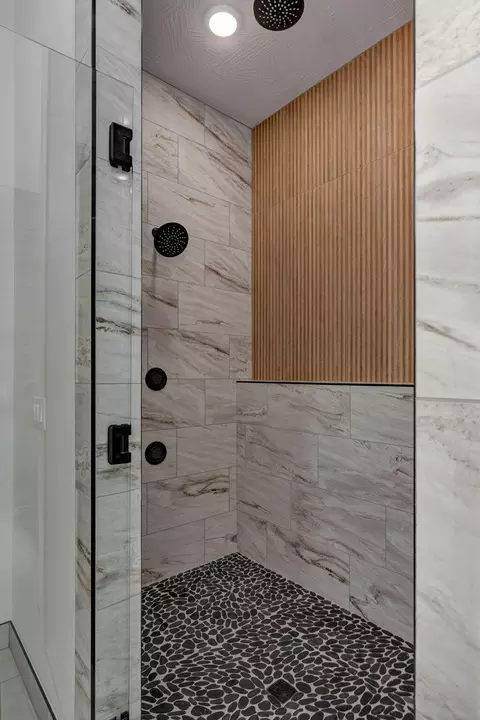 Bath - 6063 S Dollison Ave, Springfield, MO 65810 photo 4 of 13