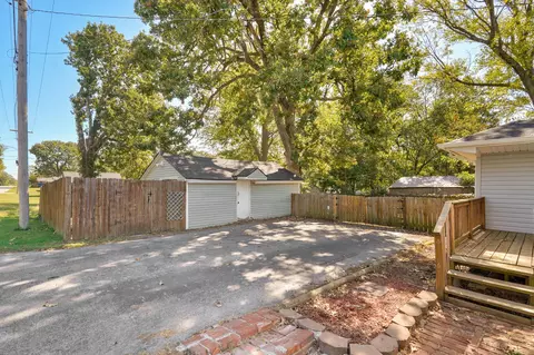 Exterior - 1352 N Ethyl Ave, Springfield, MO 65802 photo 10 of 10