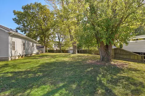 Exterior - 1352 N Ethyl Ave, Springfield, MO 65802 photo 9 of 10