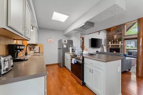 Kitchen - 42 Willow Oak Ln, Branson, MO 65616 photo 2 of 3