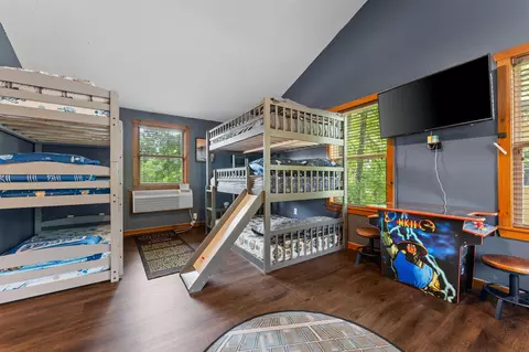 Bedroom - 42 Willow Oak Ln, Branson, MO 65616 photo 8 of 10