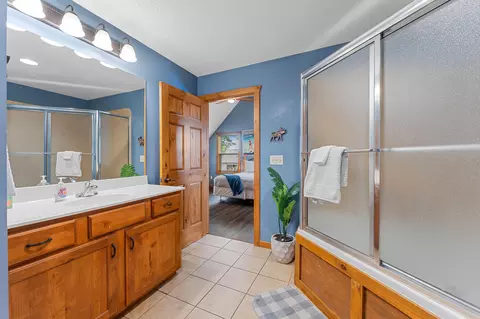 Bath - 42 Willow Oak Ln, Branson, MO 65616 photo 5 of 6
