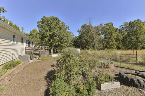 Exterior - 218 Brookside Dr, Seymour, MO 65746 photo 13 of 26