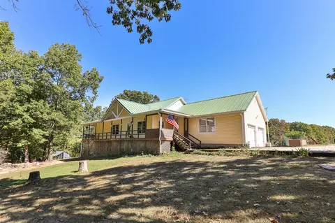 Exterior - 218 Brookside Dr, Seymour, MO 65746 photo 4 of 26