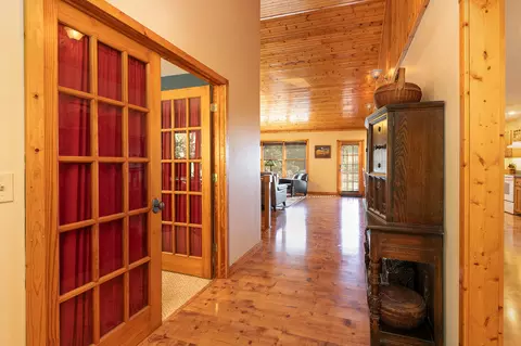 Entry Way - 218 Brookside Dr, Seymour, MO 65746 photo 2 of 7