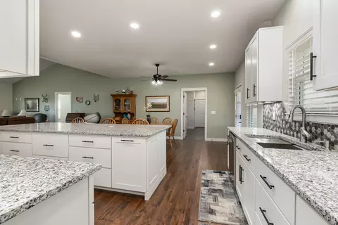 Kitchen - 779 E 446th Rd, Bolivar, MO 65613 photo 4 of 5