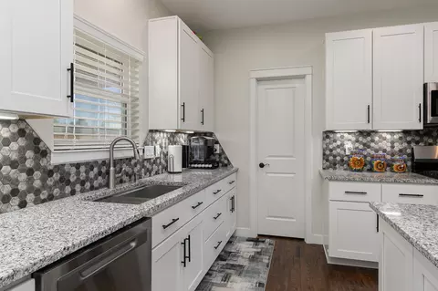 Kitchen - 779 E 446th Rd, Bolivar, MO 65613 photo 2 of 5