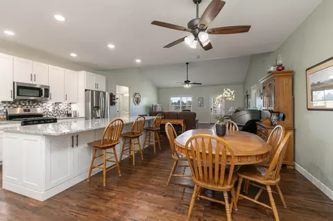 Dining - 779 E 446th Rd, Bolivar, MO 65613 photo 1 of 1