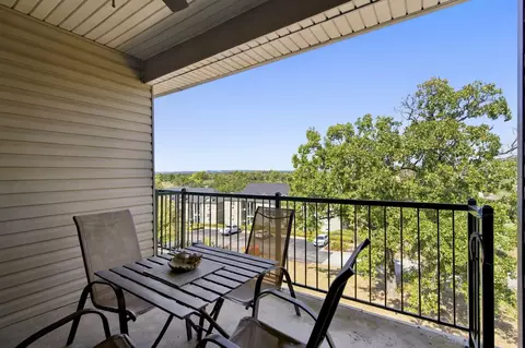 Exterior - 835 Fairview St #11, Branson, MO 65616 photo 2 of 6