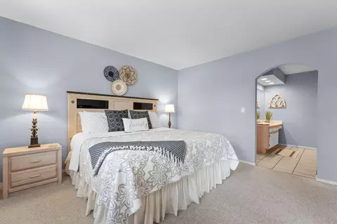 Bedroom - 2700 Green Mountain Dr #1, Branson, MO 65616 photo 4 of 9