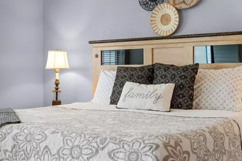 Bedroom - 2700 Green Mountain Dr #1, Branson, MO 65616 photo 2 of 9