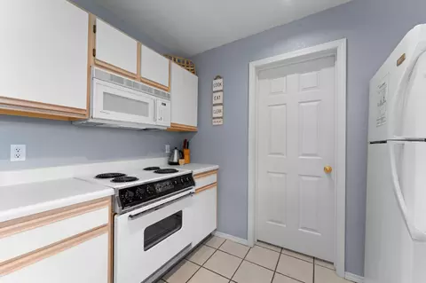 Kitchen - 2700 Green Mountain Dr #1, Branson, MO 65616 photo 3 of 5