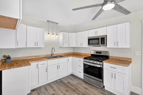 Kitchen - 320 E Pacific St, Springfield, MO 65803 photo 4 of 5