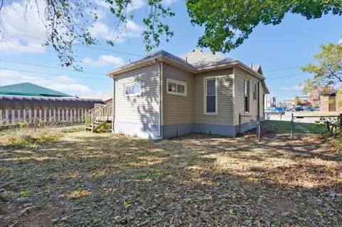 Exterior - 320 E Pacific St, Springfield, MO 65803 photo 4 of 4