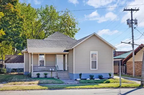 Exterior - 320 E Pacific St, Springfield, MO 65803 photo 3 of 4