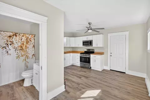 Entry Way - 320 E Pacific St, Springfield, MO 65803 photo 1 of 2