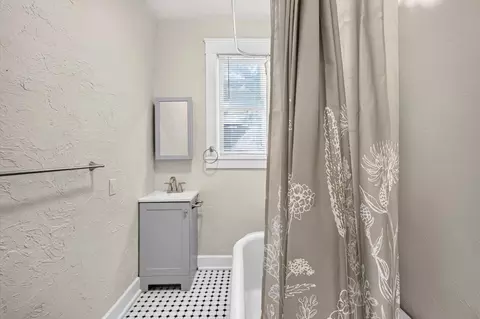 Bath - 320 E Pacific St, Springfield, MO 65803 photo 1 of 1