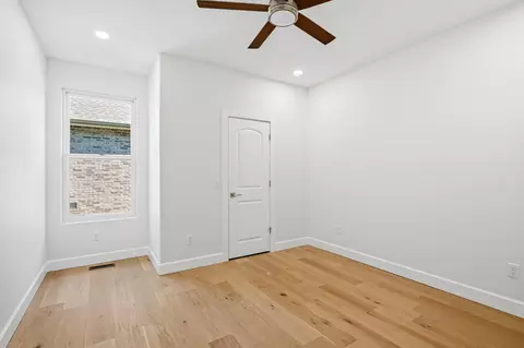 Bedroom - 1755 W Gaslight Dr, Springfield, MO 65810 photo 6 of 7