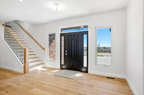 Entry Way - 1755 W Gaslight Dr, Springfield, MO 65810 photo 4 of 5