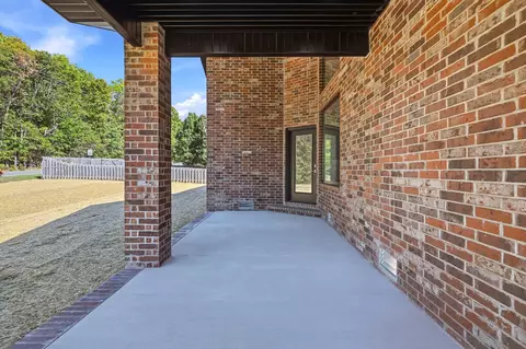Exterior - 1755 W Gaslight Dr, Springfield, MO 65810 photo 3 of 3
