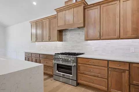 Kitchen - 1755 W Gaslight Dr, Springfield, MO 65810 photo 3 of 7
