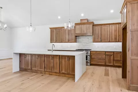 Kitchen - 1755 W Gaslight Dr, Springfield, MO 65810 photo 2 of 7