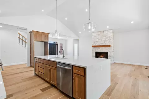 Kitchen - 1755 W Gaslight Dr, Springfield, MO 65810 photo 7 of 7