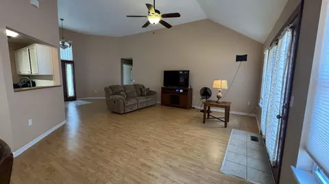 Living - 940 Bradford Ct, Marshfield, MO 65706 photo 1 of 1