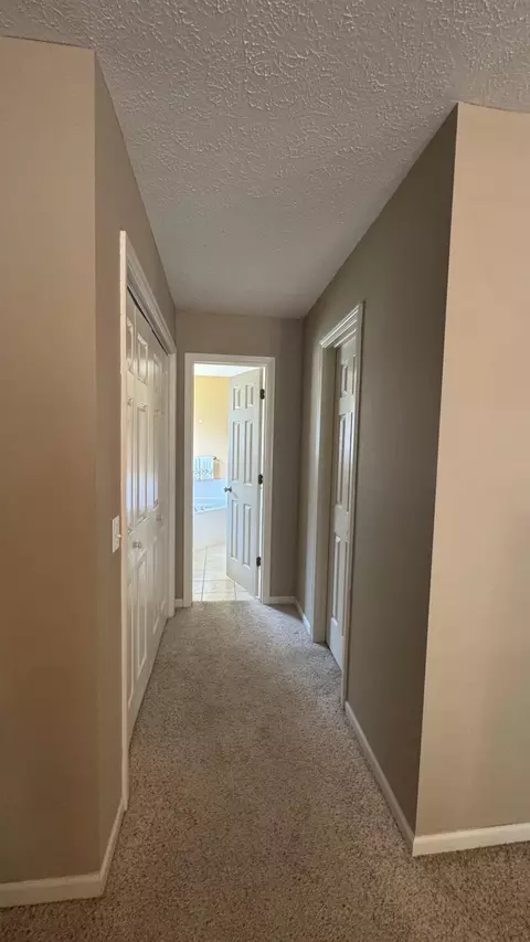 Entry Way - 940 Bradford Ct, Marshfield, MO 65706 photo 4 of 4