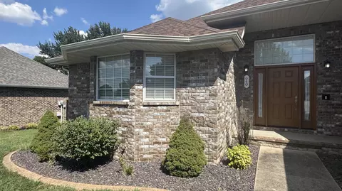 Exterior - 940 Bradford Ct, Marshfield, MO 65706 photo 3 of 8
