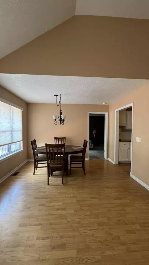 Dining - 940 Bradford Ct, Marshfield, MO 65706 photo 2 of 2