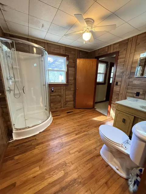 Bath - 17150 3rd St, Winona, MO 65588 photo 1 of 5