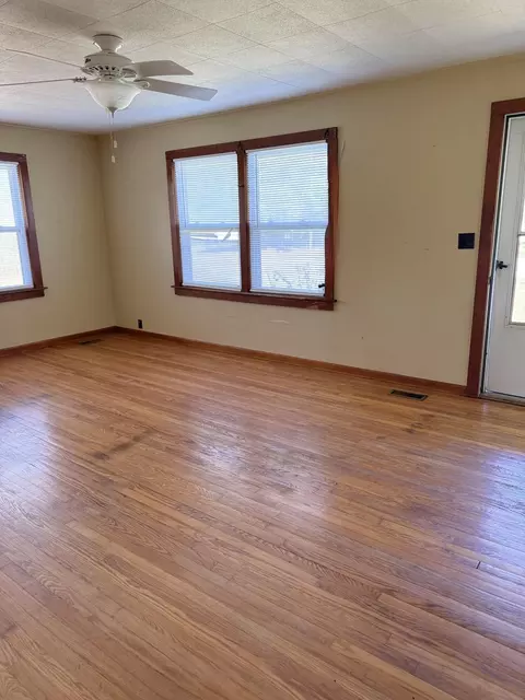 Living - 17150 3rd St, Winona, MO 65588 photo 1 of 1