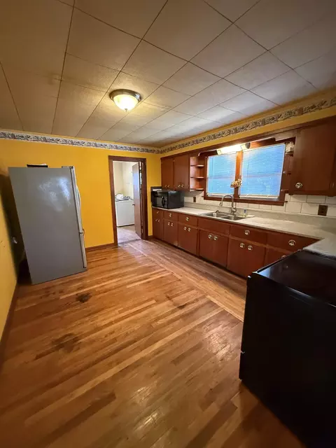 Kitchen - 17150 3rd St, Winona, MO 65588 photo 2 of 2