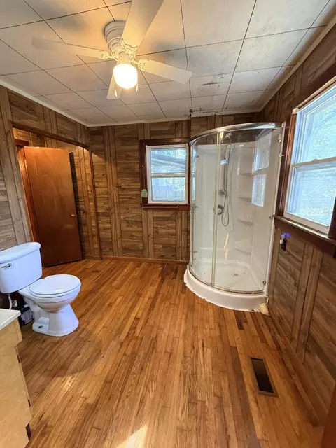 Bath - 17150 3rd St, Winona, MO 65588 photo 2 of 5