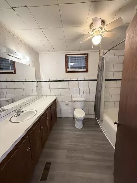 Bath - 17150 3rd St, Winona, MO 65588 photo 3 of 5