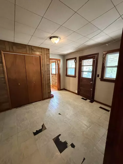 Entry Way - 17150 3rd St, Winona, MO 65588 photo 2 of 2